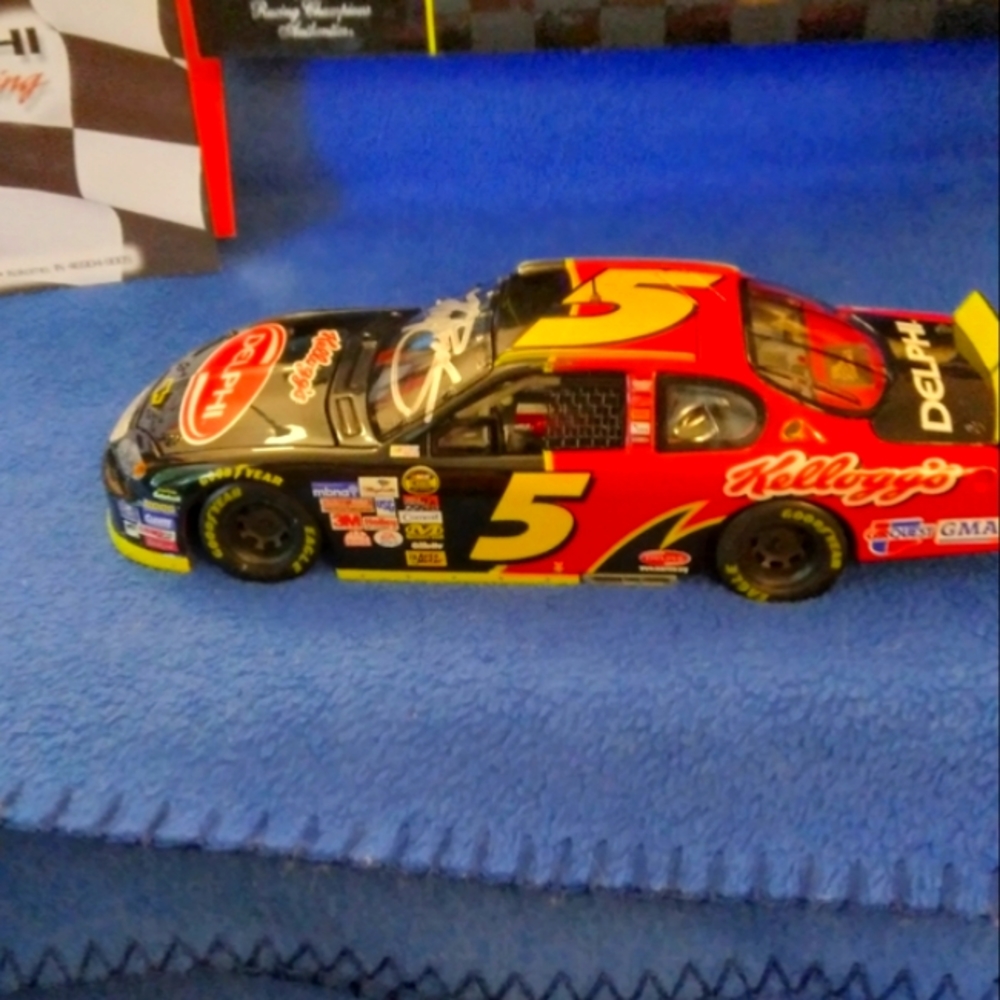 2005 #5 KYLE BUSCH KELLOGG'S/DELPHI LIMITED EDITION !!